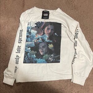Romeo + Juliet Graphic Long Sleeve Shirt